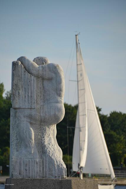 "Der Auseinandersetzer" von Guillermo Steinbrüggen trifft Segel - Impressionen aus Travemünde (Foto: Katja Woidtke)