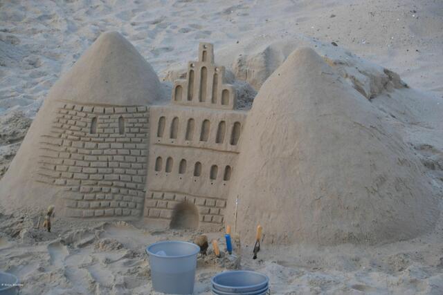 Sandkunst am Travemünder Strand (Foto: Katja Woidtke)