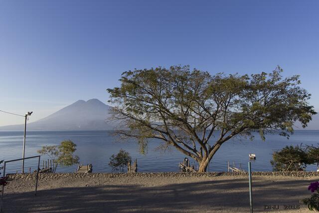 Frühmorgens am Lago de Atitlán