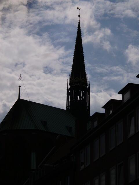 Turm im Gegenlicht