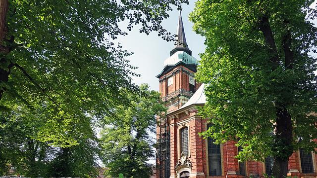 Der barocke Bau der Schelfkirche befindet sich im Stadtteil Schwerin-Schelfstadt, und zwar am Schelfmarkt. Foto: Helmut Kuzina