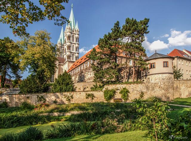 Naumburger Dom mit Domgarten