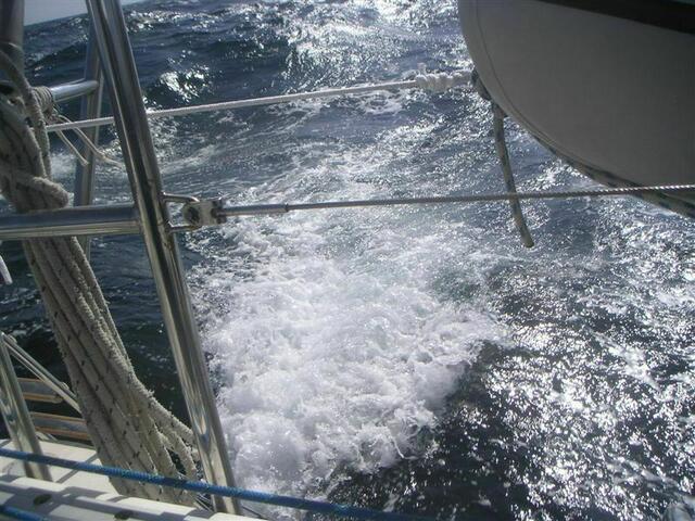 Kielwasser bei flotter Reise