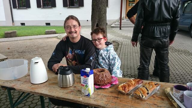 ...gemeinsames Frühstück vor der Abfahrt...
