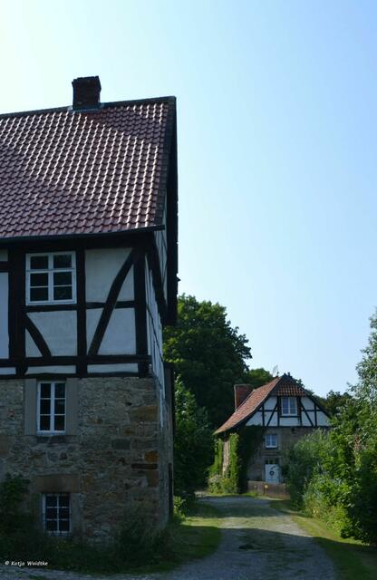 Die Wassermühle am Lavespfad (links) steht unter Denkmalschutz (Foto: Katja Woidtke)