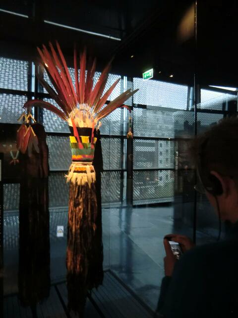 Federschmuck vom Amazonas