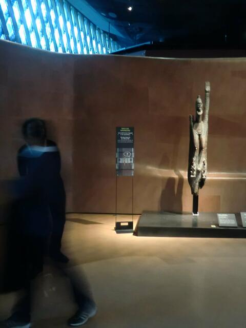 Eine betende und beschwörende Dogon-figur