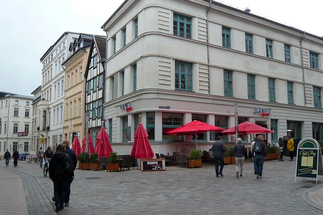 An der Schloss- und Puschkinstraße (rechts). Foto: Helmut Kuzina