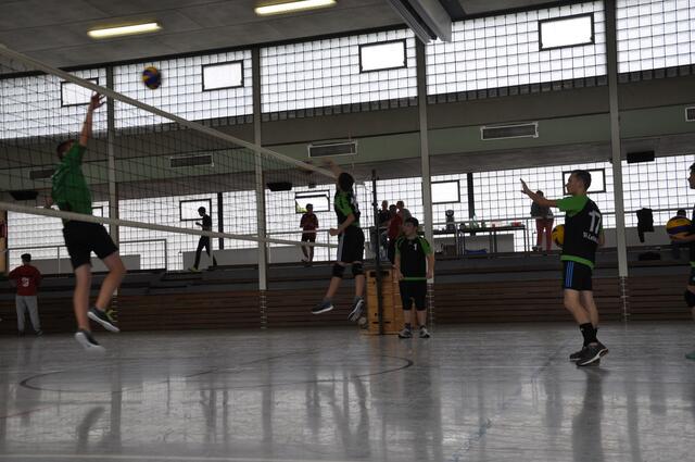 Ball übers Netz