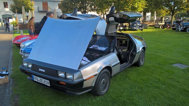 DMC DeLorean 1981