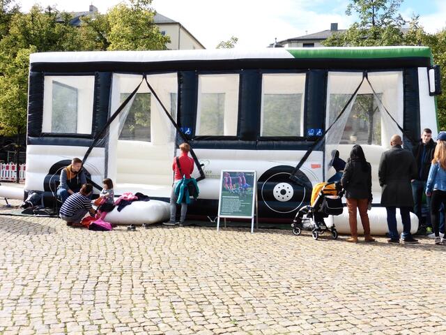 Ein aufgeblasener Bus ;-))