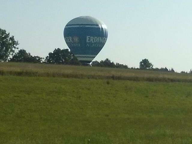 Ein Balon landet in der Nähe von Welden