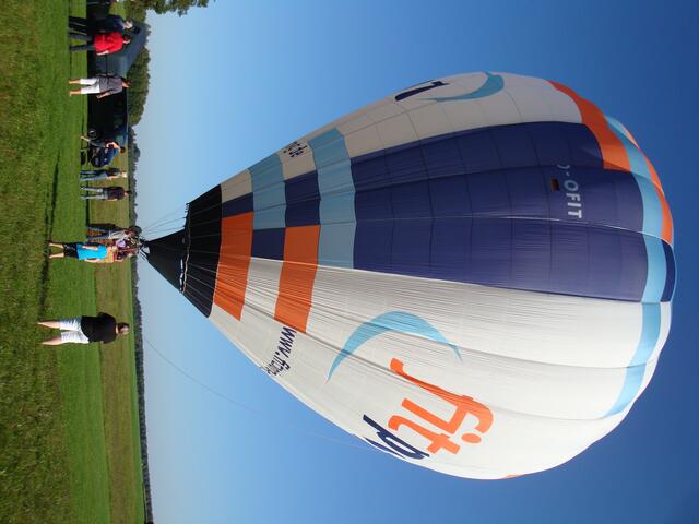 Ballonstart am Bolzplatz