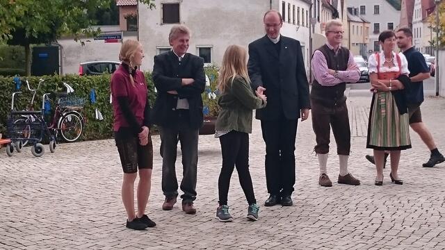 Bürgermeister Gerhard Martin und Stadtpfarrer  Dr. Florian Kolbinger