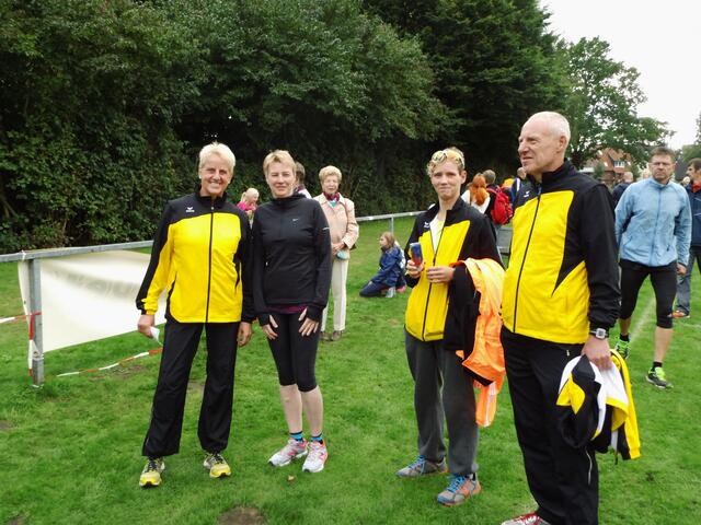 Die 10er: Birgit, Sabine, Mandy und Wolfgang