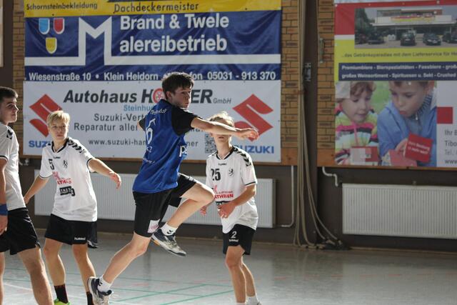 Sven Bretz im Flug zum Tor.