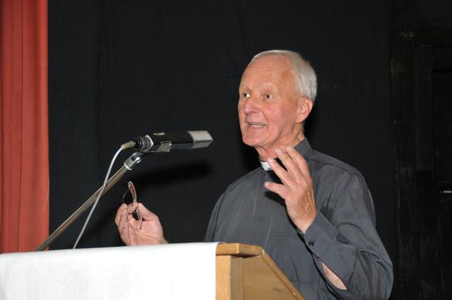 Peter-Gottfried Schmidt dankt seinen Gästen.