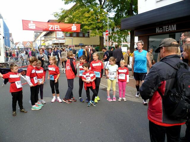 Burgdorfer Spargel-Lauf 2015 – Kinderlauf 660 Meter (2 Runden). - Laufgruppe Rethmar.