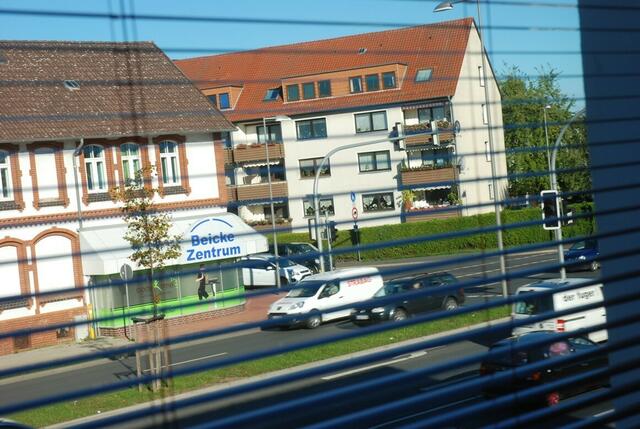 flüchtlinge in Garbsen   04   Berenbostel / B 6, blick aus dem fenster