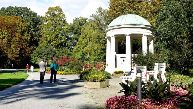 Mit der Erbohrung des Leopoldsprudels entstand auch der neue Kurpark. Foto: Helmut Kuzina
