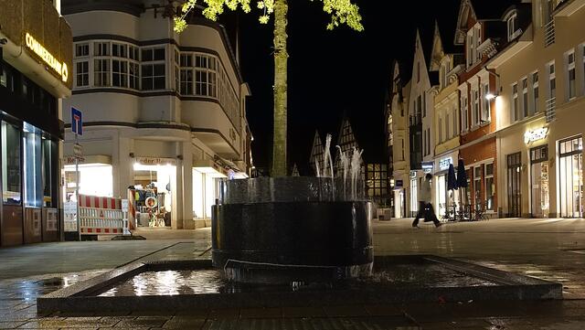 Der Brunnen "Drehscheibe" in der Langen Straße. Foto: Helmut Kuzina