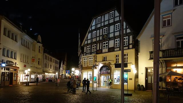 Die alte Apotheke (Bildmitte) von 1792 am Marktplatz. Foto: Helmut Kuzina