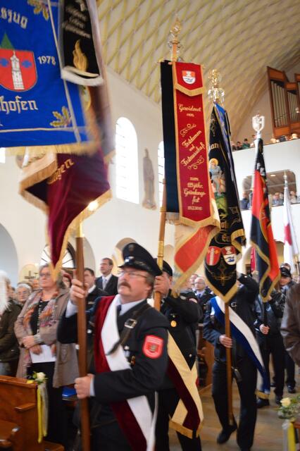 Einzug der Fahnenabordnungen