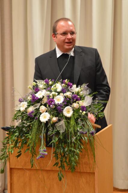 Pfarrer Gerhard Krammer bedankt sich