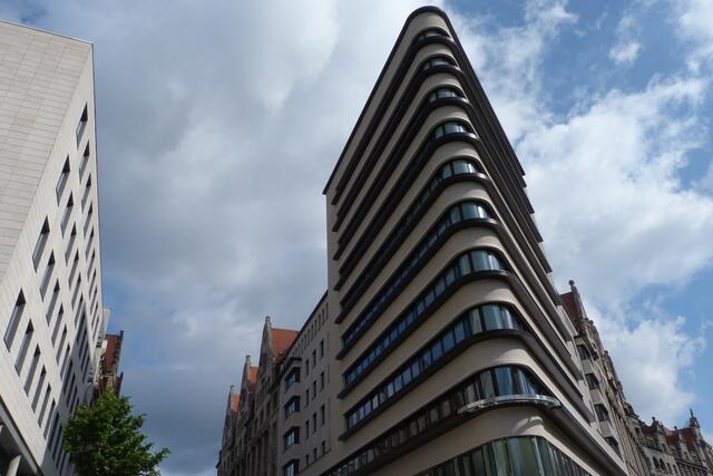 Eckhausfassade, renoviert in Leipzig