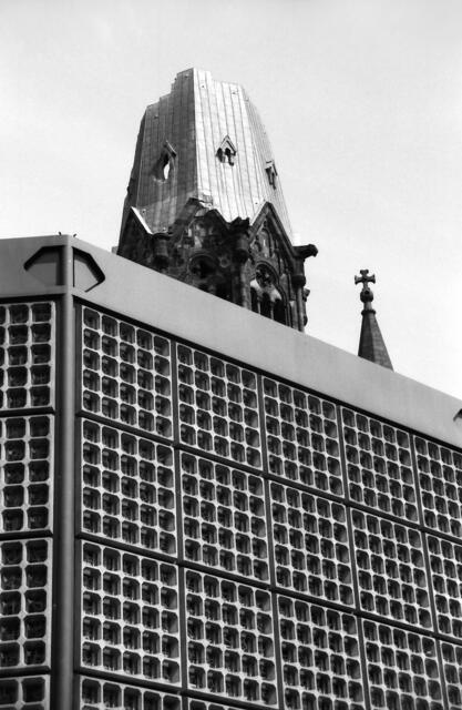 Gedächtniskirche am Ku´damm, Berlin 1996 in sw