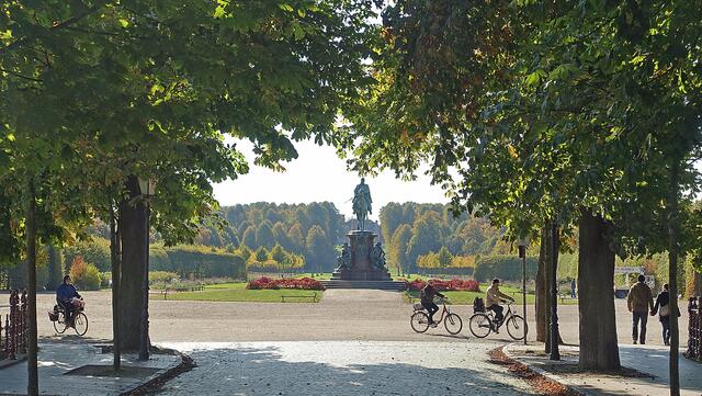 Blickfang im Schlossgarten: "Großherzog Friedrich Franz II.", Reiterstandbild von Ludwig Brunow, 1893. Foto: Helmut Kuzina