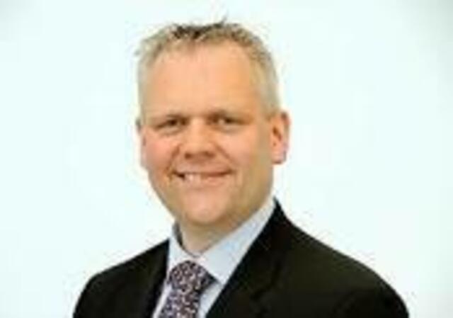 Thümler, B. MDL kümmert sich z. EU-Strafabwehr wann um die besseren Kombi-Kanu Fischpässe beim EU-WRRL-Flüssebarriereabbau? : http://www.fuerstenberger-seenland.de/fuerstenberg-paddeln.html _  http://www.umweltbundesamt.de/sites/default/files/medien/461/publikationen/4198.pdf  _ http://www.bund.net/publikationen/bundletter/12015/15_jahre_wasserrahmenrichtline_alle_gewaesser_im_guten_zustand/ _ 
http://www.wanderfische.de/Hindernisse/Weser/Aller/Oker/Abschlussbericht%20Funktionskontrolle_Rueningen.pdf | Foto: NDS CDU