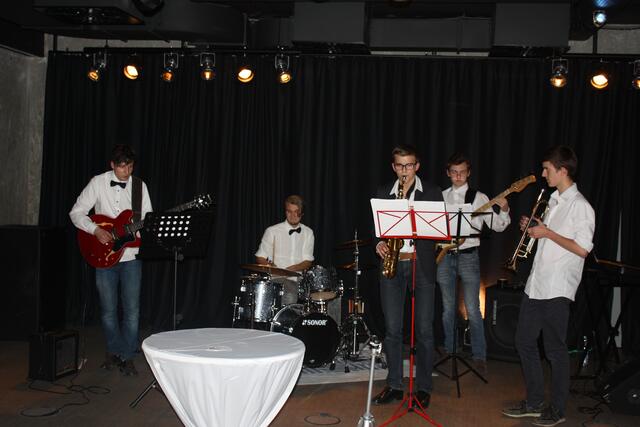 Jazzband „Grooving Five“ auf der hauseigenen Bühne im Stereoton