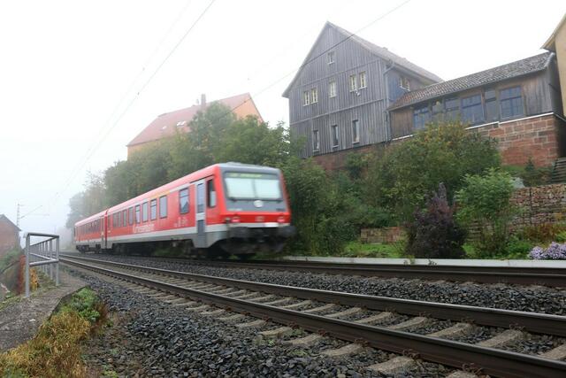 Kurhessenbahn in Allendorf - die hatte es sehr eilig.
