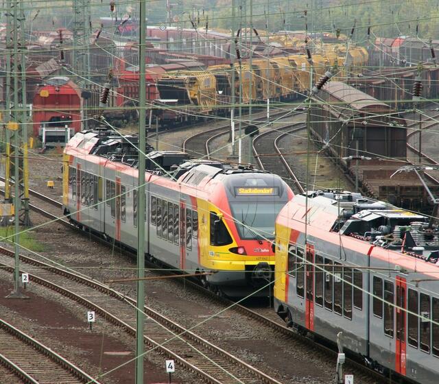Alter Triebwagen der HLB in Gießen am 18.10.2015