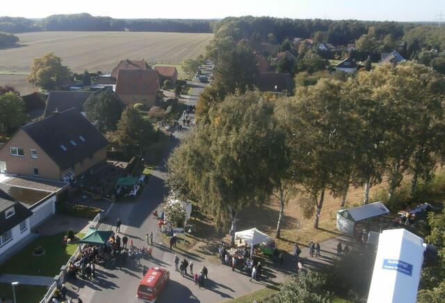 Gabelung der Straßen Altes Seelenfeld (links) und Am Heisterholz.