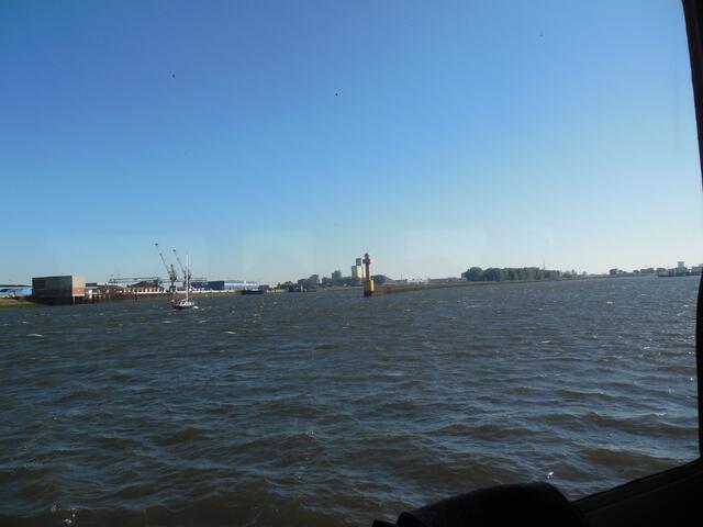 Ein wenig Wellengang bei schönem, aber kühlem Wetter.