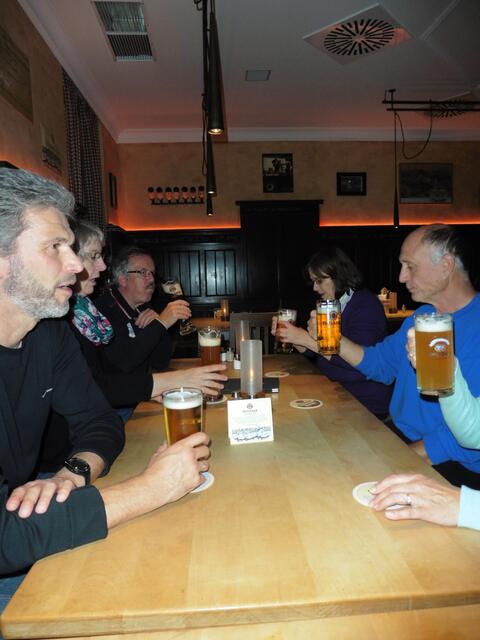 Im "PAULANER" nahmen alle Herthaner noch einen "Gute-Nacht-Trunk"