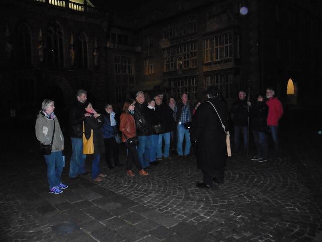 Die Herthaner sind aufmerksame Zuhörer.