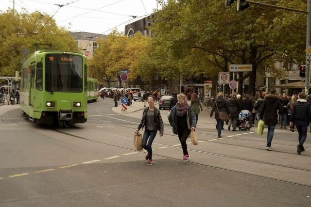 Heute schon: Gefährliche Situationen beim Überqueren der Straßenbahngleise
