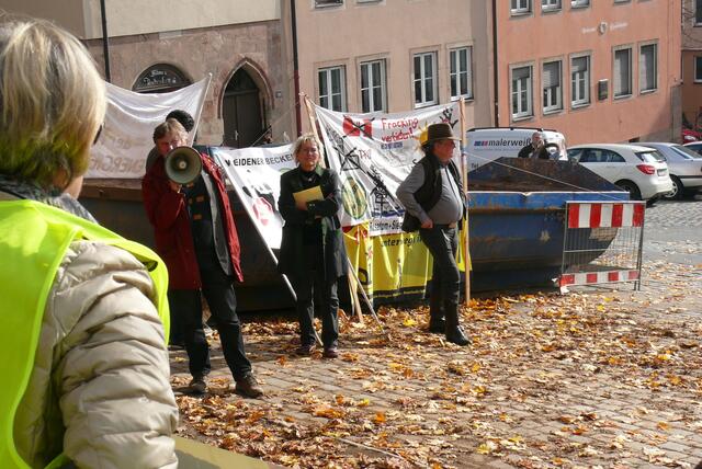 Redner: Dr. Herbert Barthel, Bund Naturschutz in Bayern e.V,  Referent für Energie und Klimaschutz und
– Eva Bulling-Schröter, MdB, Die LINKE, Sprecherin für Energie und Klimapolitik