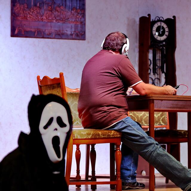 Nun, Generalprobe und Premiere liegen genau um das Halloween-Wochenende: gibt es Süßes oder Saures?