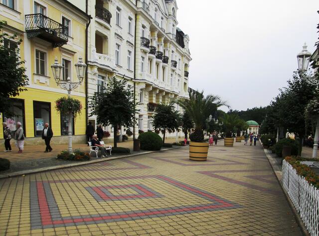 Im Jahre 1992 wurde Franzensbad zur Denkmalgeschützten Stadt erklärt und ich finde ganz zu Recht. Es ist eine kleine, feine Stadt mit historischen Gebäuden und einer wunderschönen Umgebung.