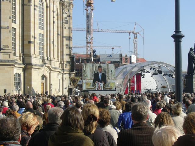 Bundespräsident Köhler gehörte zu den Ehrengästen des Weihegottesdienstes