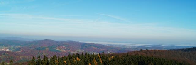 Über Bergfreiheit, Odershausen und Bad Wildungen zum Edertal, durch Nebel überzogen