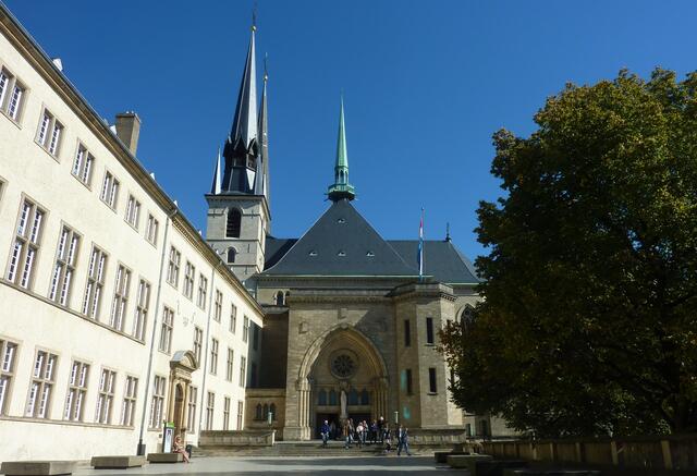 Nationalbibliothek und Kathedrale Notre Dame