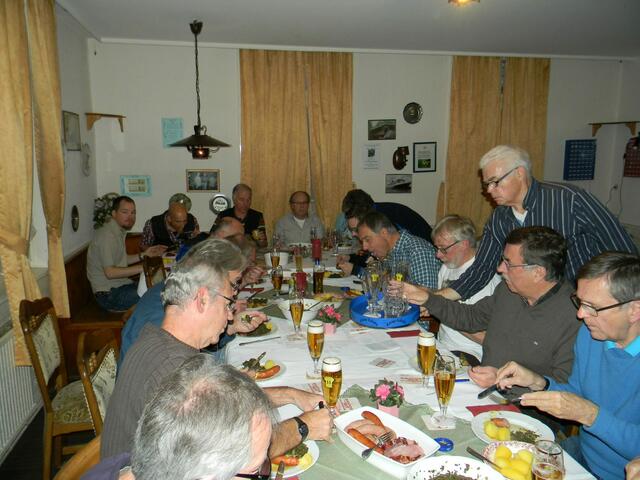 Im Gasthaus ohne Bahnhof hat der Grünkohl gut geschmeckt.