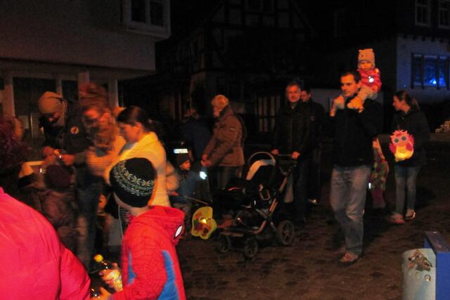 Gut besucht war der Battenberger Laternenumzug zum Gedenken an den heiligen Martin.