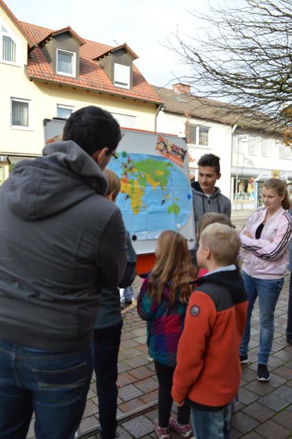 Andrang bei der 1 Station des Schokoparcours
