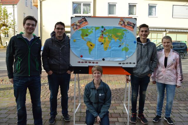 die Jugendleiter der Kolpingjugend bereiteten den Schokoparcours vor